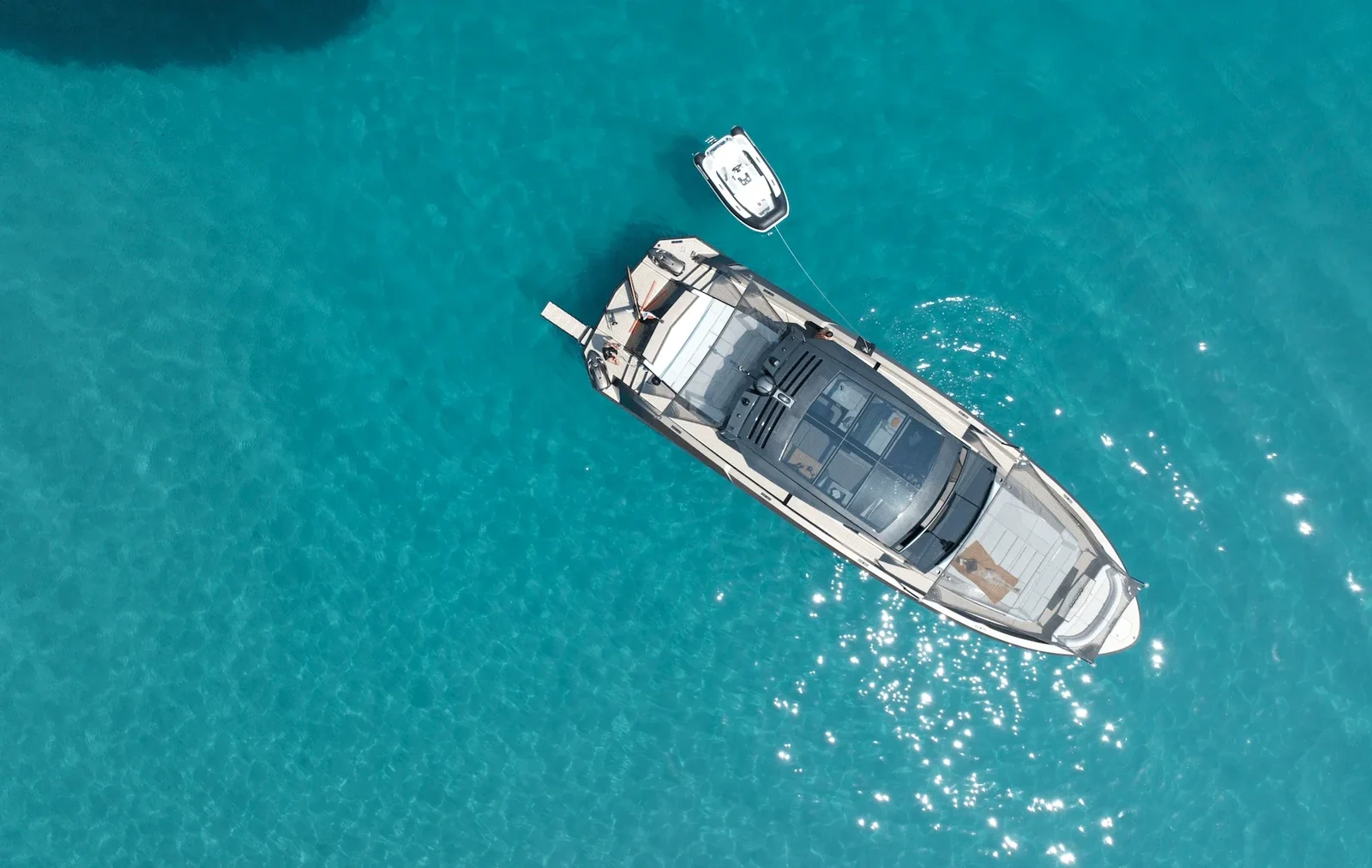 Vanquish VQ58 - photo 8 yacht charter Cannes