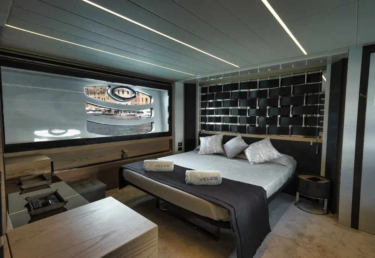 VELES - photo 14 yacht charter Cannes