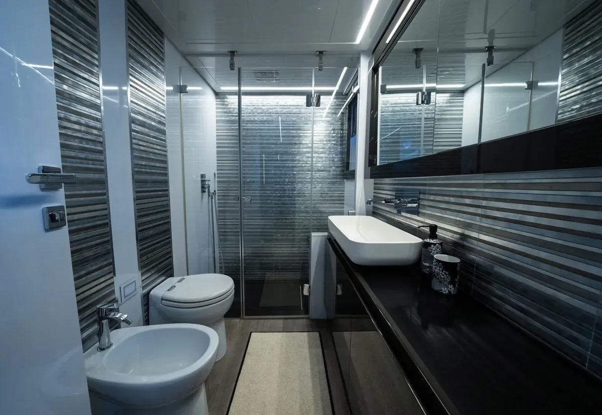 VELES - photo 16 yacht charter Cannes