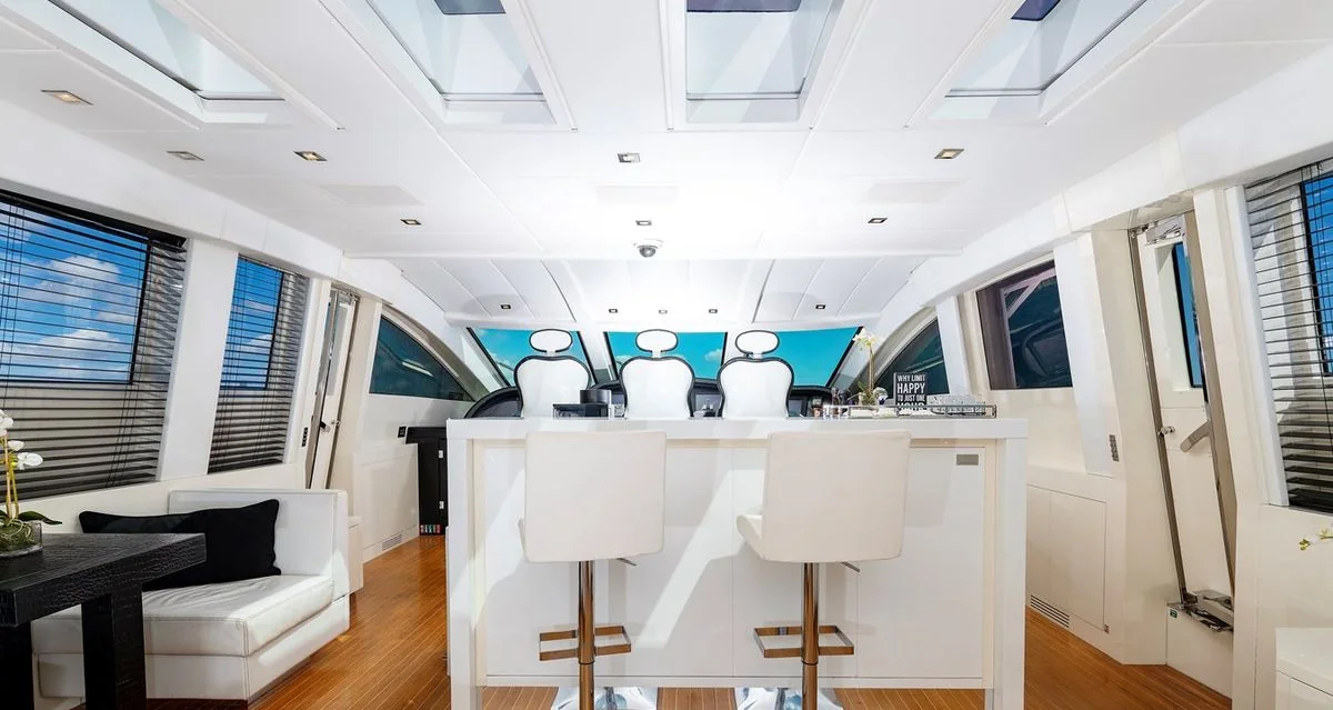 Venture - photo 9 yacht charter Miami