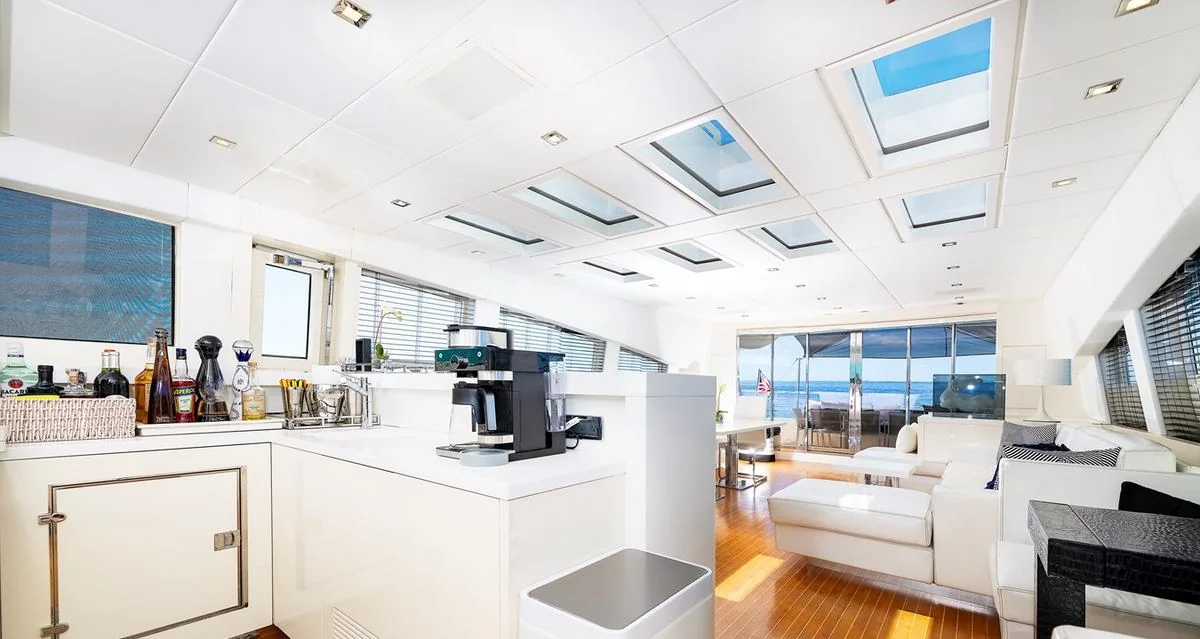 Venture - photo 11 yacht charter Miami