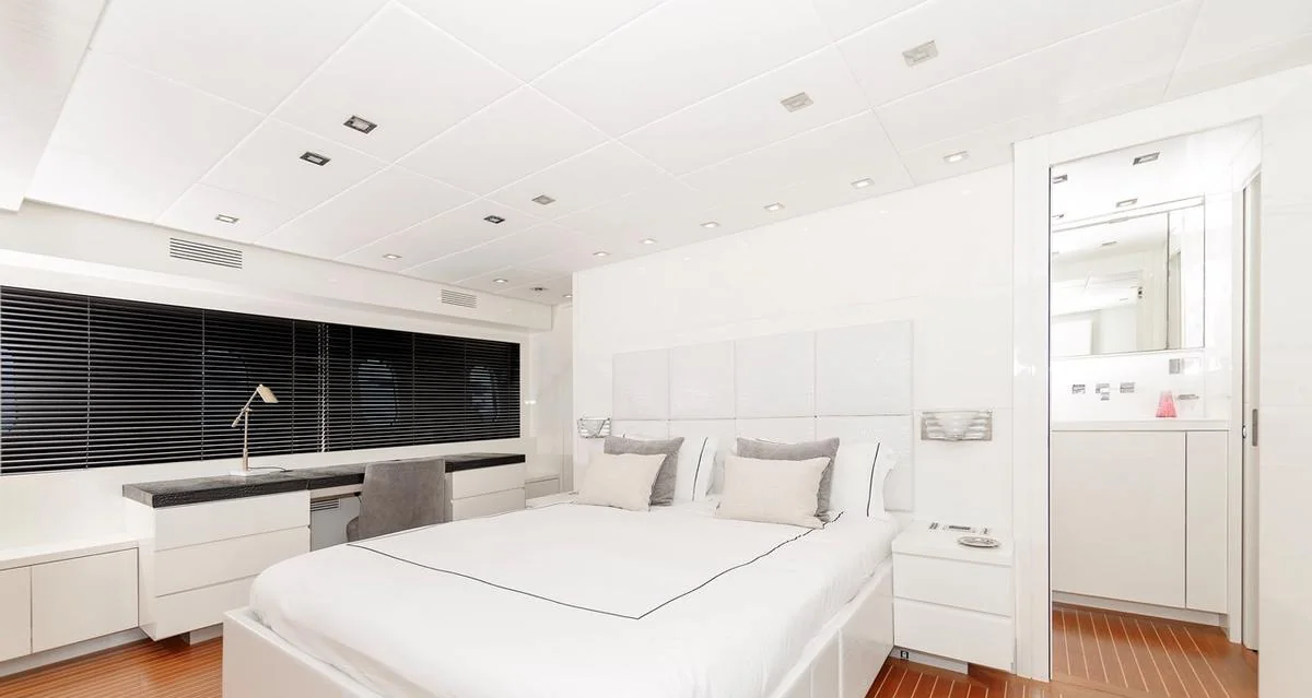 Venture - photo 13 yacht charter Miami