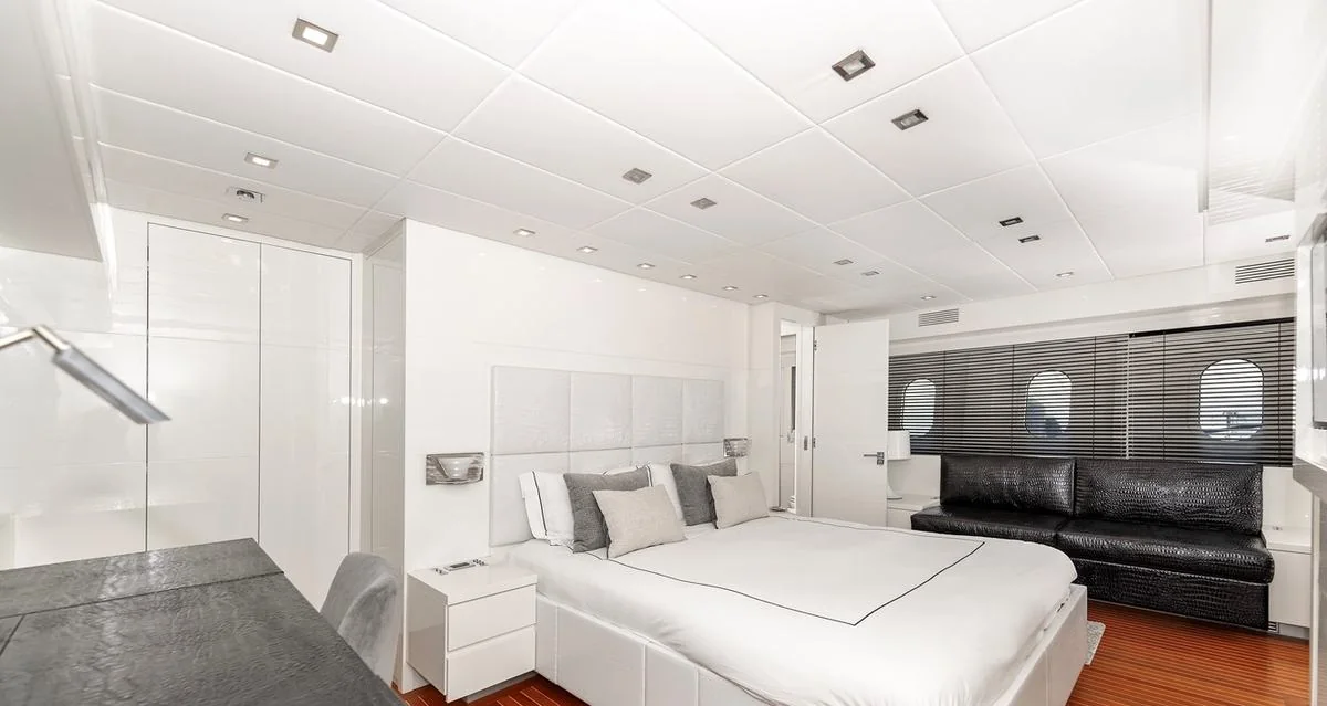 Venture - photo 14 yacht charter Miami