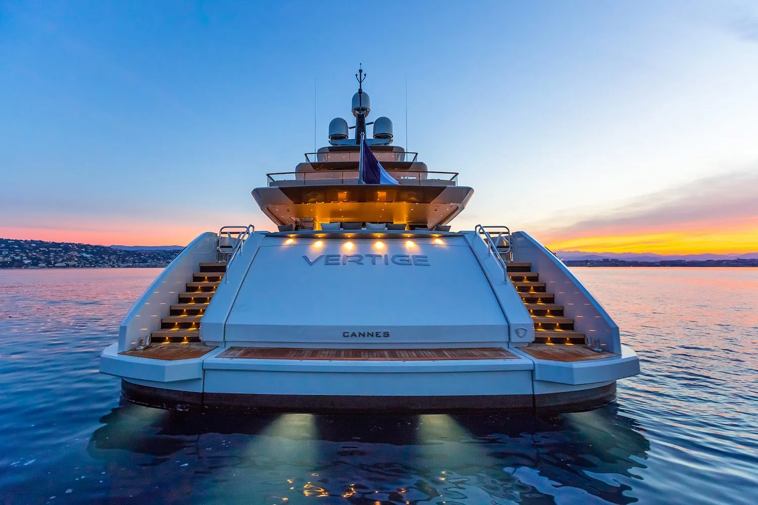 VERTIGE - photo 10 yacht charter Cannes