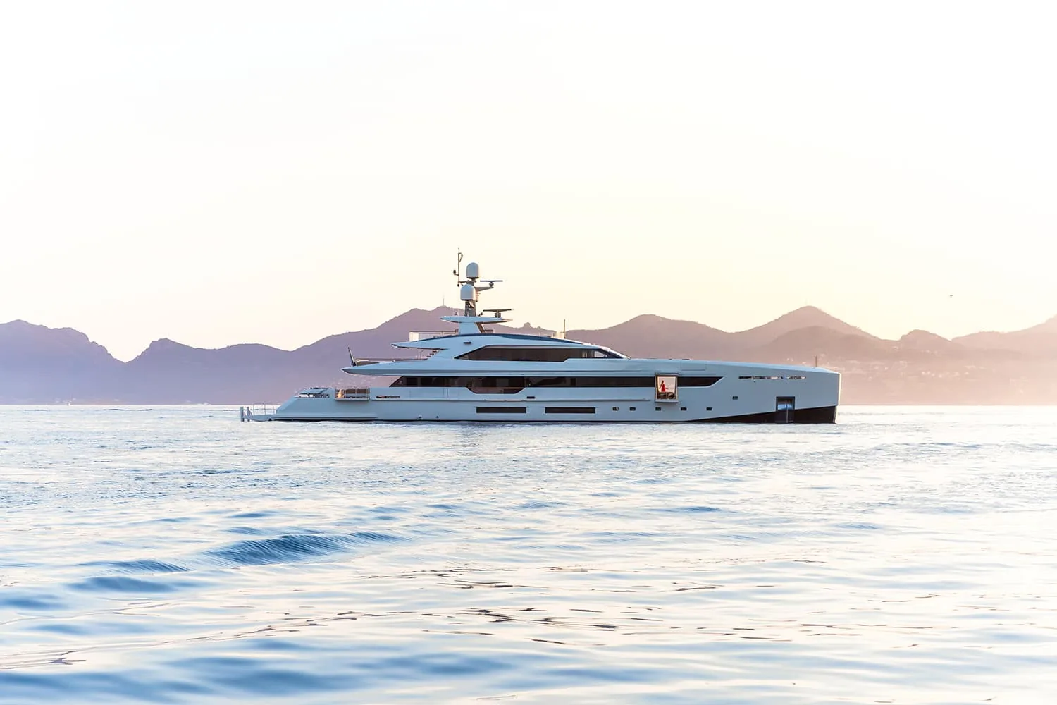 VERTIGE - photo 14 yacht charter Cannes
