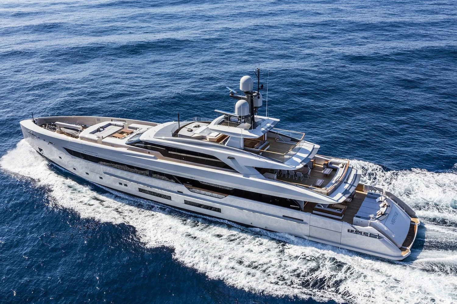 VERTIGE - photo 15 yacht charter Cannes