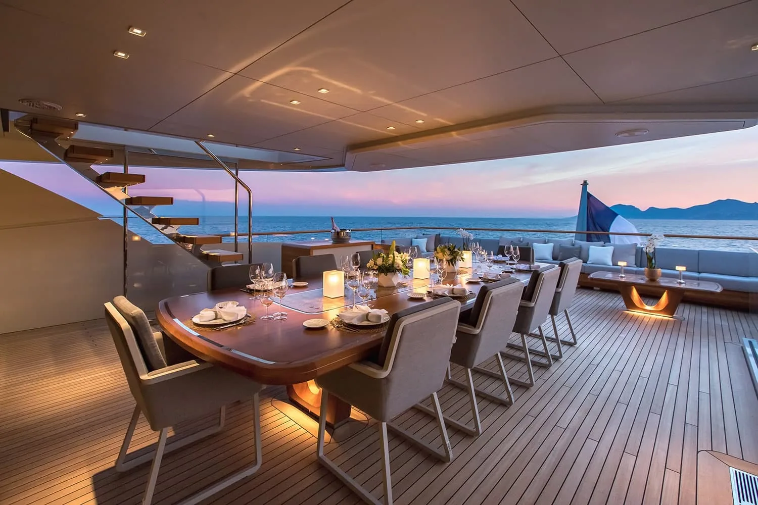 VERTIGE - photo 17 yacht charter Cannes