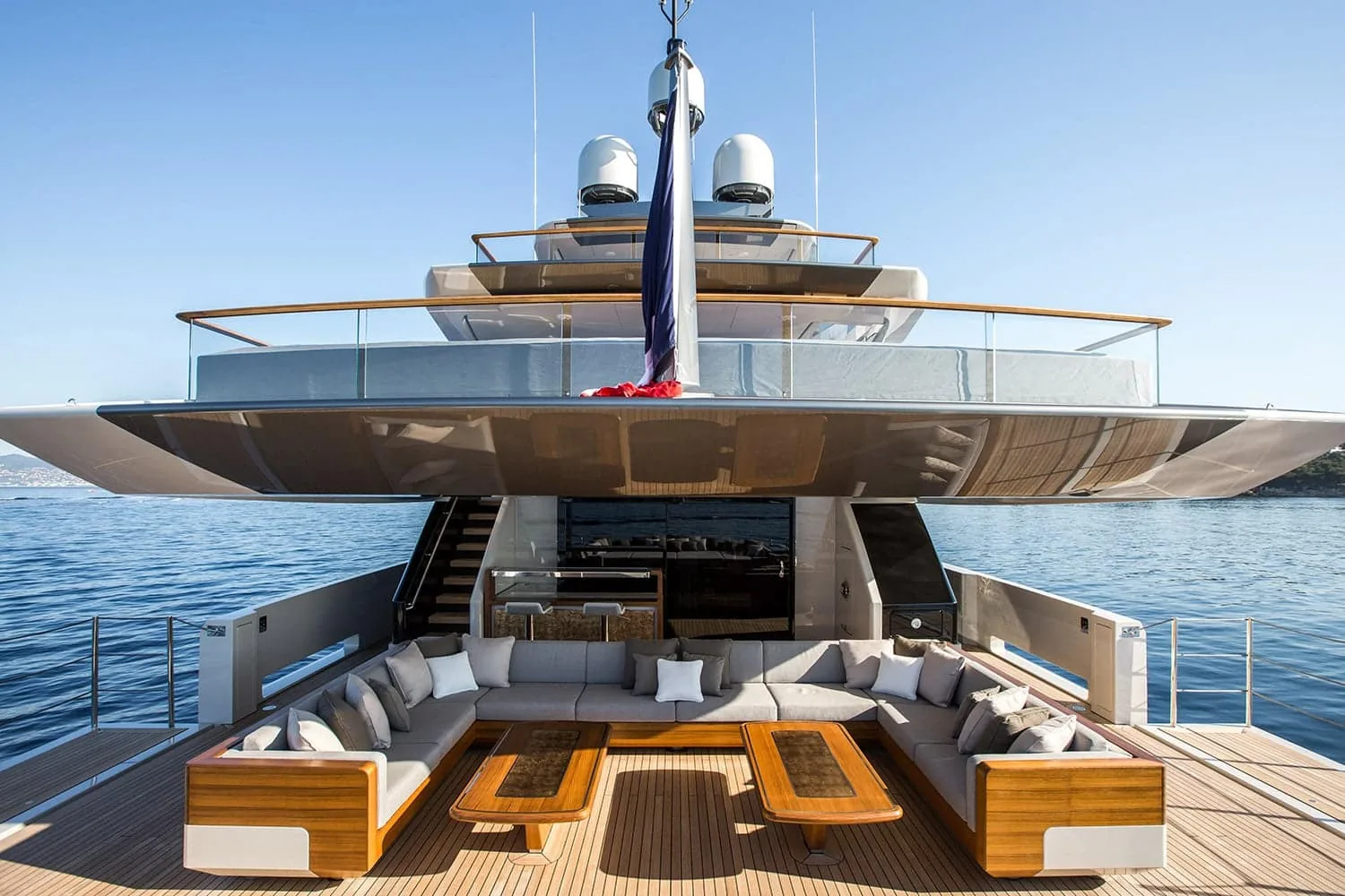 VERTIGE - photo 25 yacht charter Cannes
