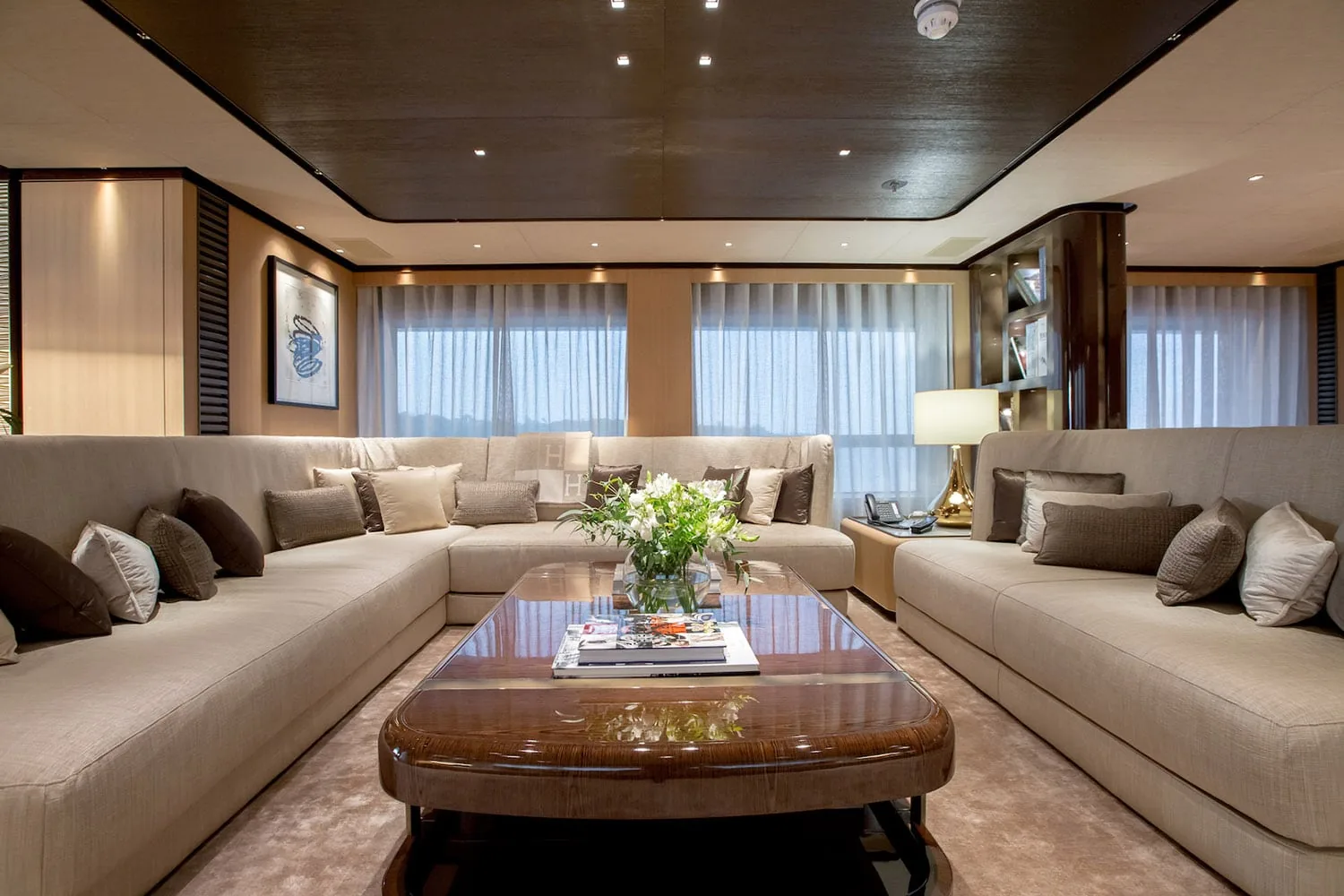 VERTIGE - photo 31 yacht charter Cannes