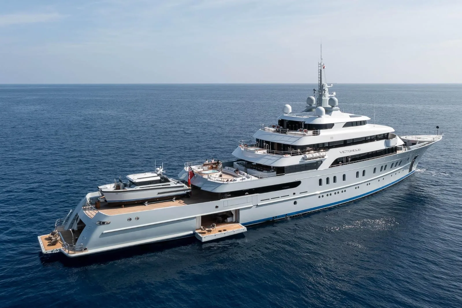 VICTORIOUS - photo 1 yacht charter Cannes