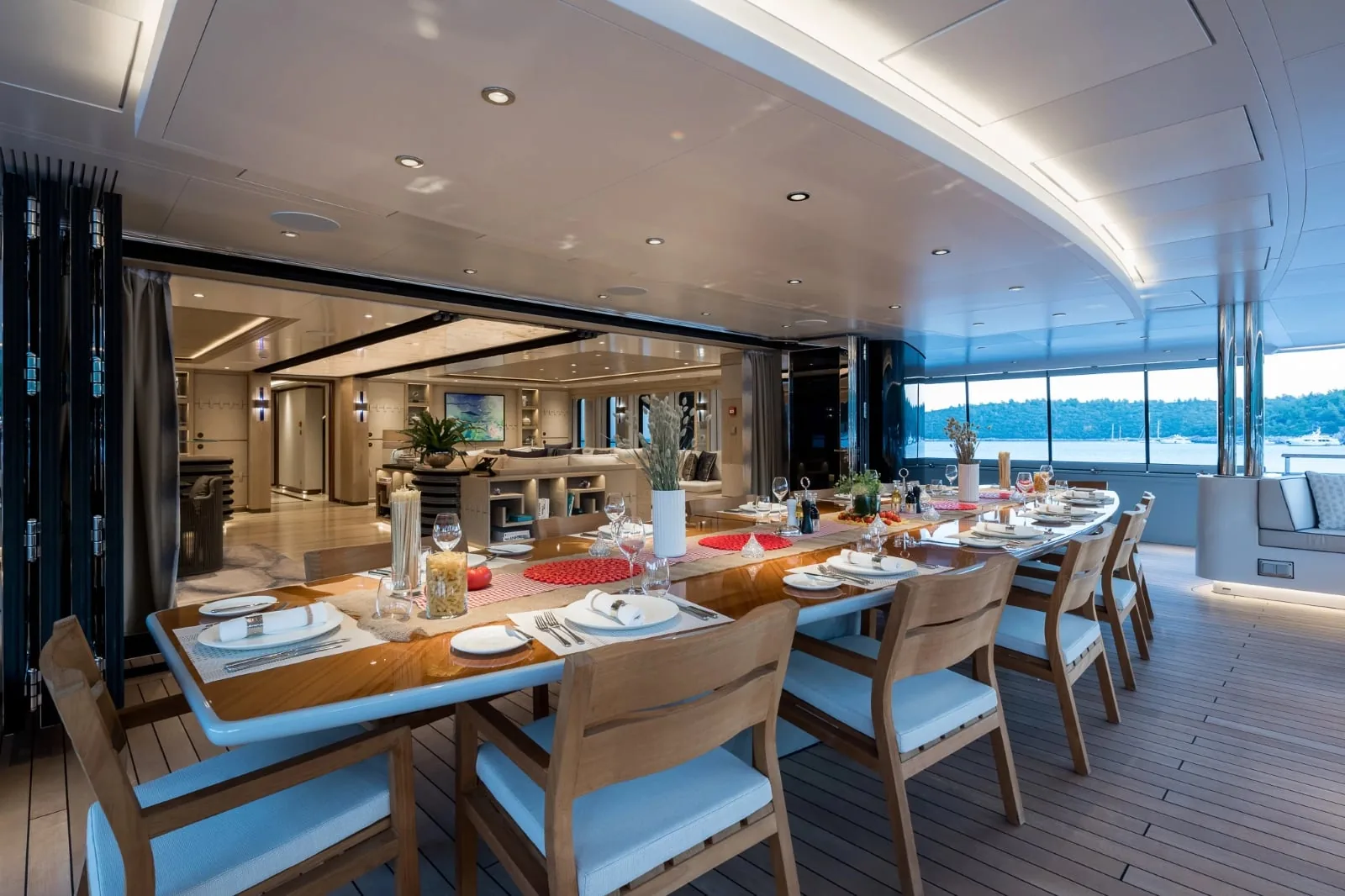 VICTORIOUS - photo 9 yacht charter Cannes