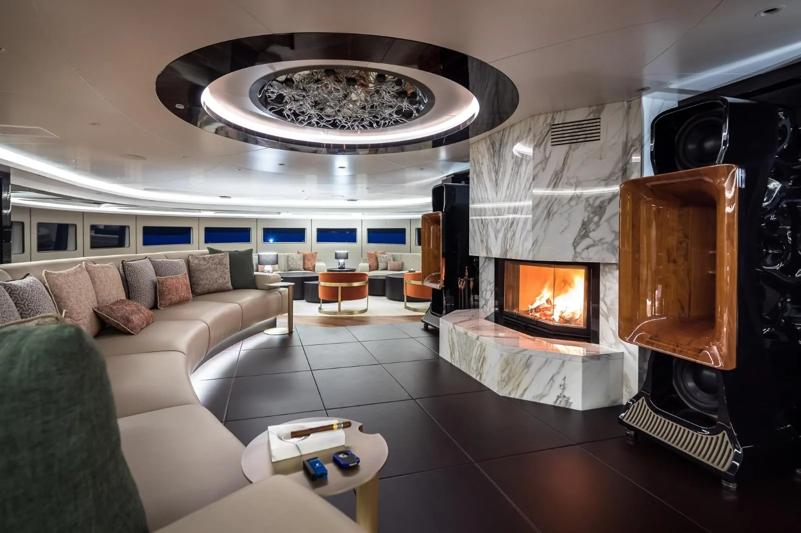 VICTORIOUS - photo 15 yacht charter Cannes
