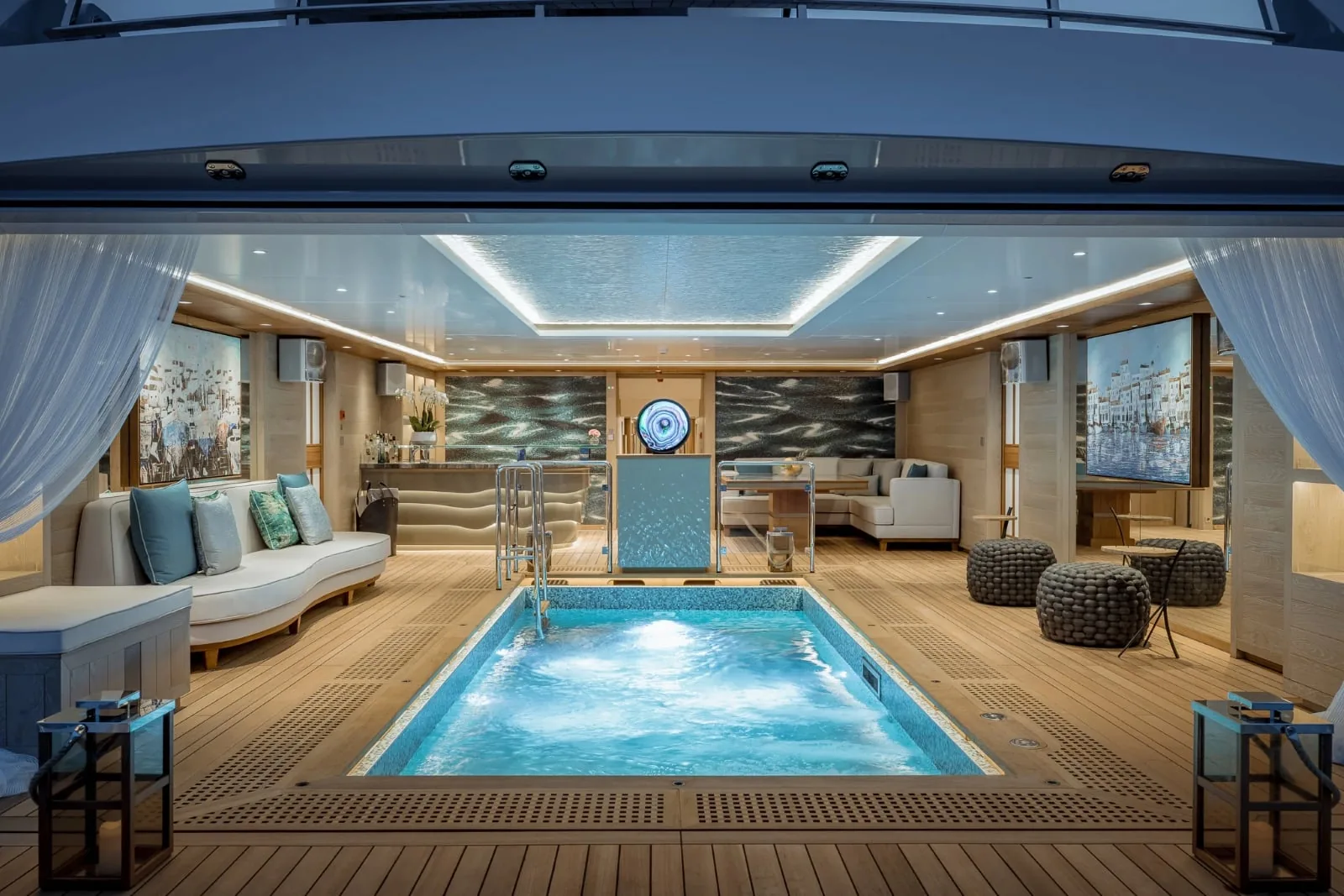 VICTORIOUS - photo 26 yacht charter Cannes
