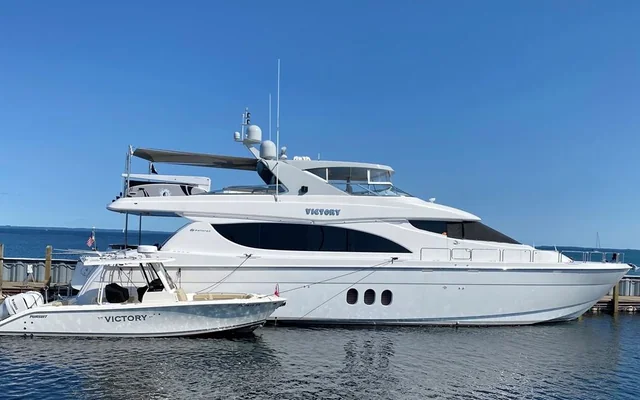 Victory - yacht charter Miami