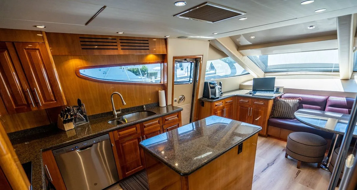 Victory - photo 7 yacht charter Miami