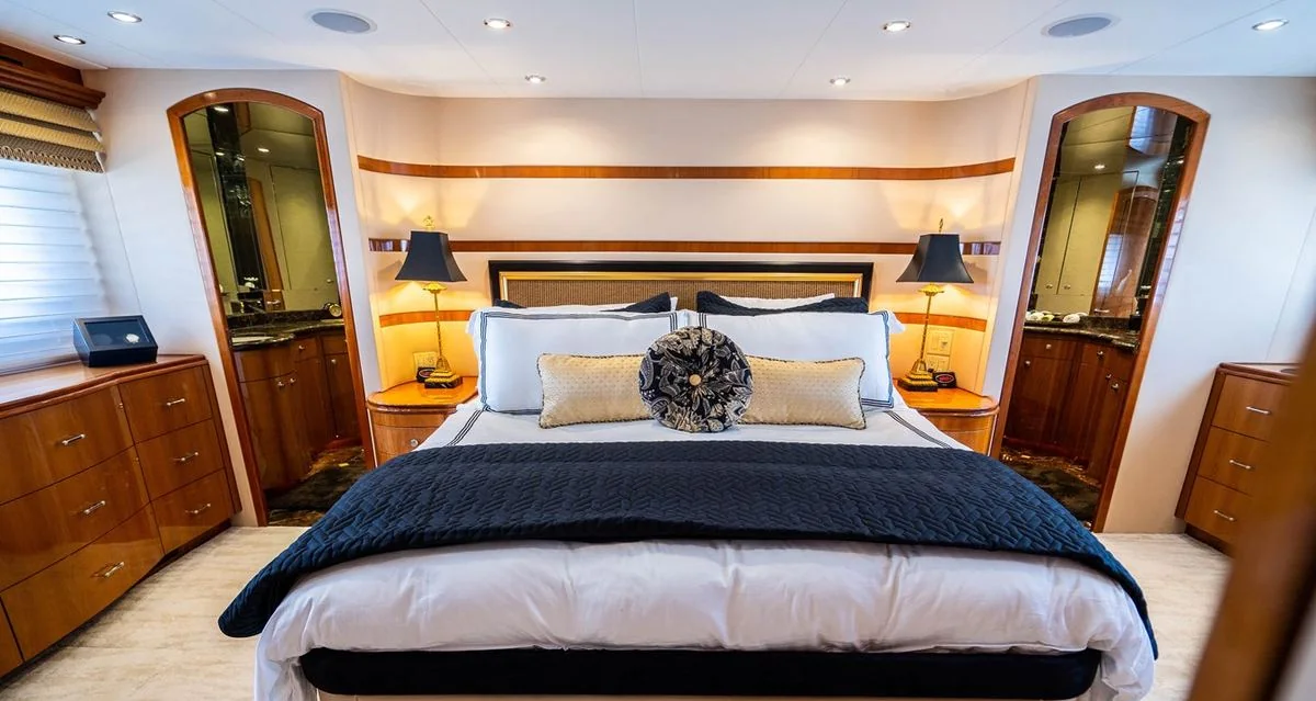Victory - photo 11 yacht charter Miami