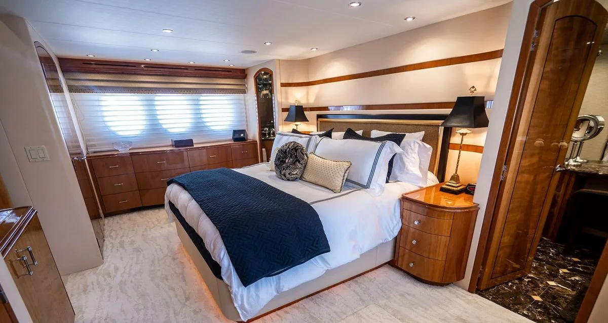 Victory - photo 12 yacht charter Miami