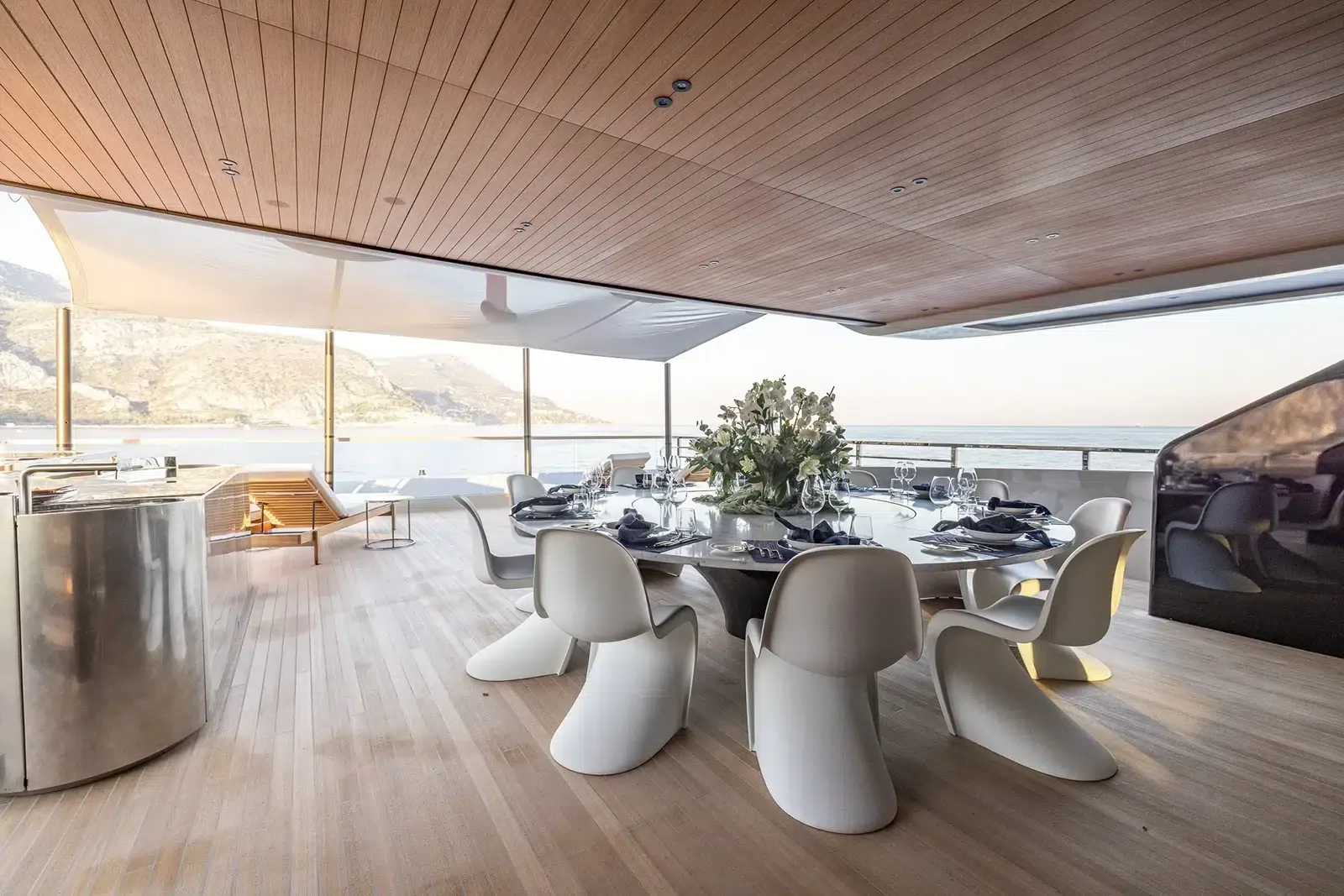 VIRTUOSITY - photo 12 yacht charter Cannes