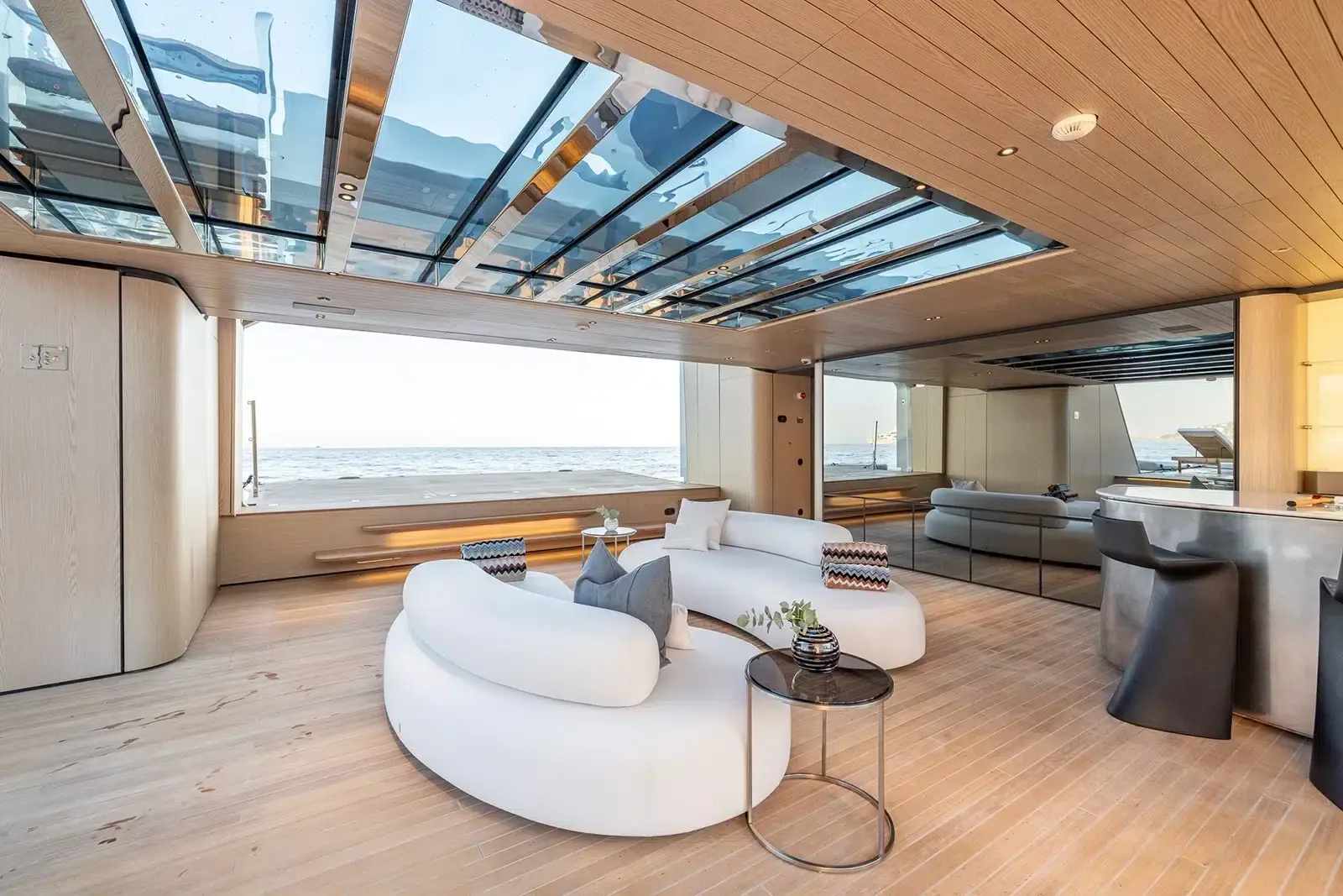 VIRTUOSITY - photo 17 yacht charter Cannes