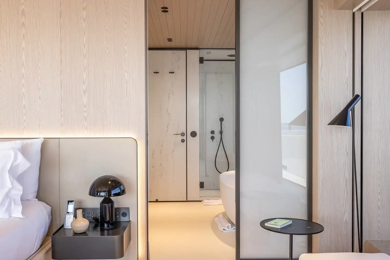 VIRTUOSITY - photo 31 yacht charter Cannes