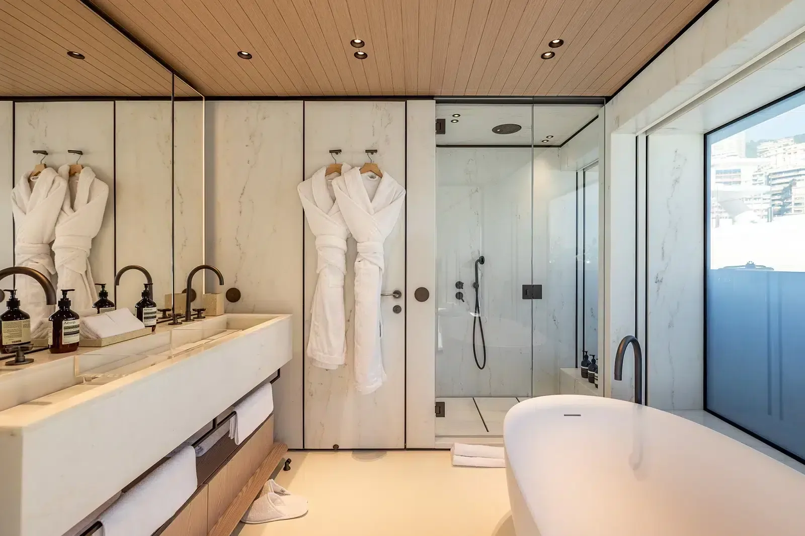 VIRTUOSITY - photo 32 yacht charter Cannes