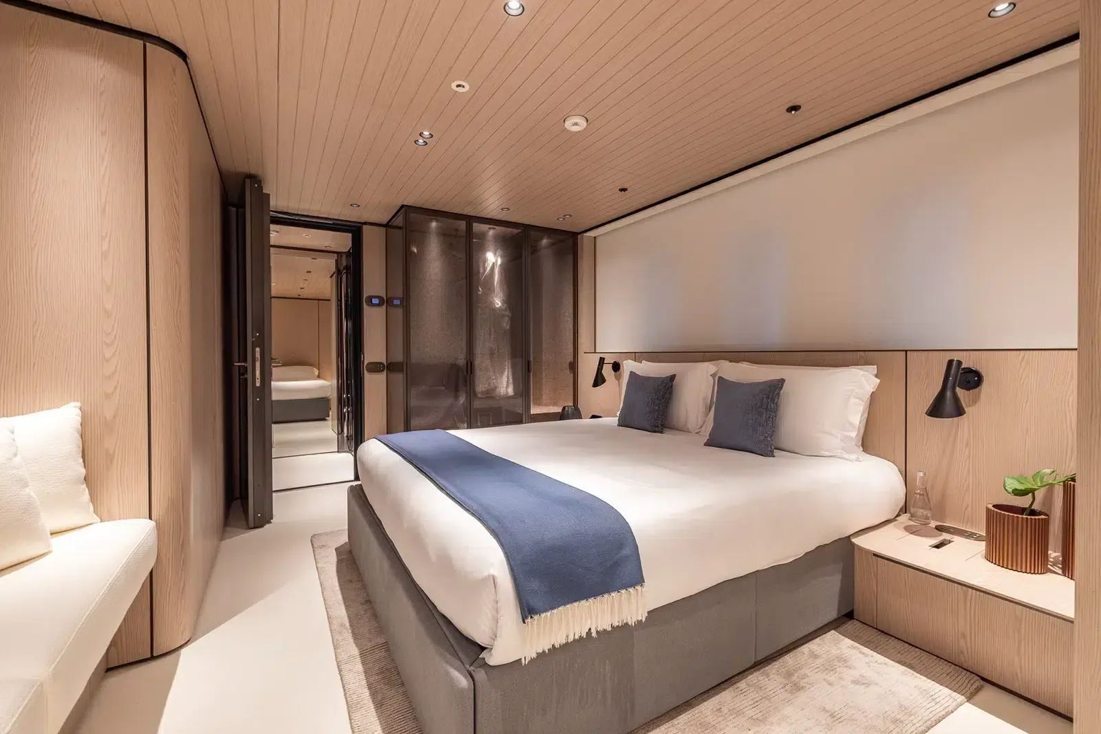 VIRTUOSITY - photo 38 yacht charter Cannes