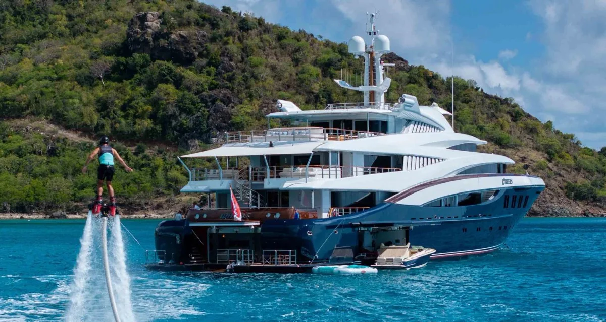 Wheels - photo 4 yacht charter Miami