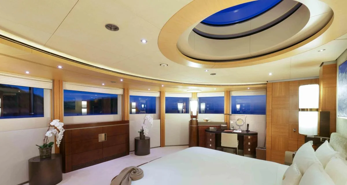 Wheels - photo 12 yacht charter Miami